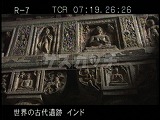 インド・遺跡・アジャンタ・１９窟・柱頭のレリーフ