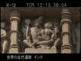 インド・遺跡・カジュラホ・カンダーリア・マハーデーヴァ寺院・拝殿の男女神像