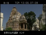 インド・遺跡・カジュラホ・パールシュヴァナータ寺院・ジャイナ教徒礼拝
