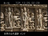 インド・遺跡・カジュラホ・パールシュヴァナータ寺院・男女神