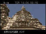 インド・遺跡・カジュラホ・カンダーリア・マハーデーヴァ寺院・拝殿のレリーフ