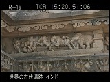 インド・遺跡・カジュラホ・ビジャマンダーラ・残された石像