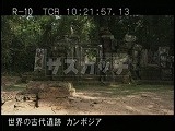 カンボジア・遺跡・バンテアイ・クデイ・仏像発掘小祠堂前