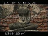 タイ・遺跡・アユタヤ・ワット・チャイワッタナラーム・破壊された仏陀像