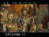 タイ・遺跡・アユタヤ・ワット・ヤイチャイモンコン・金箔を貼る