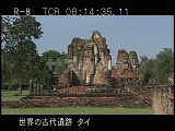 タイ・遺跡・スコータイ・ワット・プラパイルワン・破壊された仏陀立像
